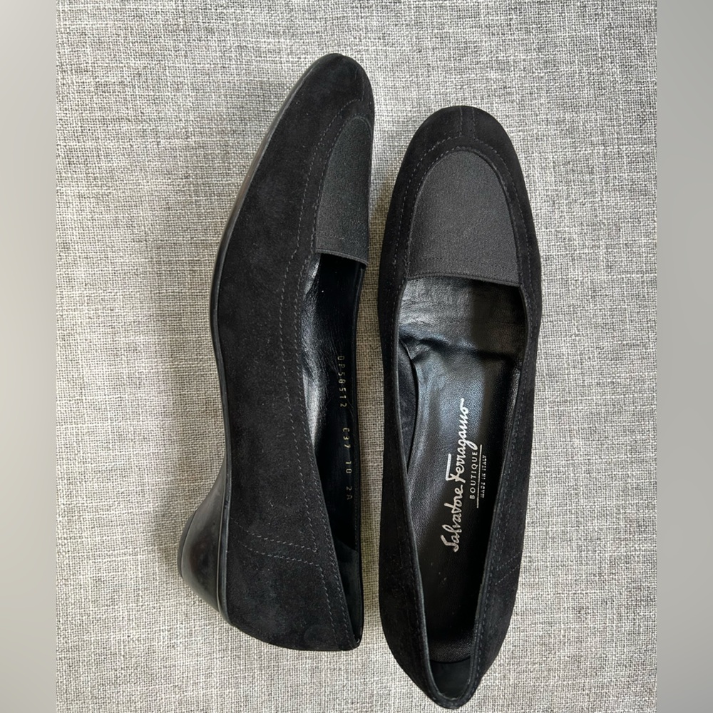 Salvatore  Ferragamo Boutique Black Slip On Suede Kitten Heels Size  8 2A